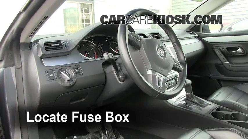 2009 Volkswagen CC Luxury 2.0L 4 Cyl. Turbo Fuse (Interior)